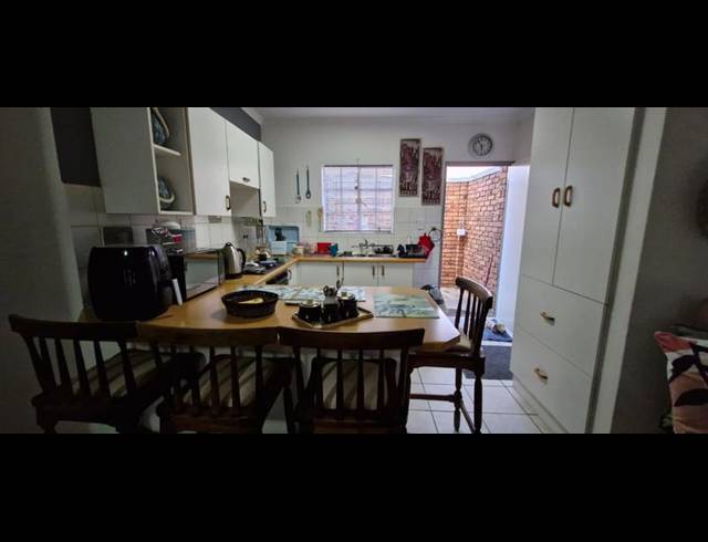 2 BEDROOM TOWNHOUSE FOR SALE IN SUNAIR PARK